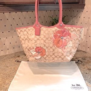 COACH signature jacquard fabric & patent leather flowers & trim tote. F16276